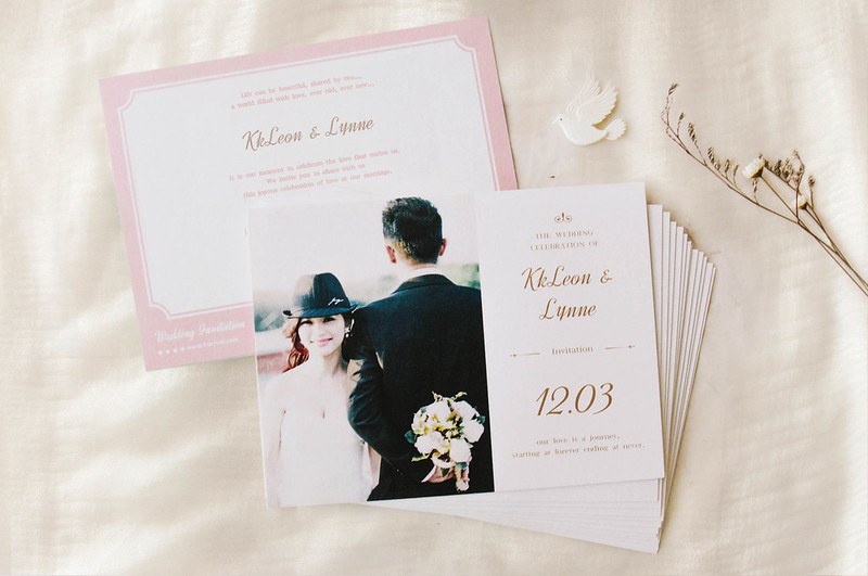 明信片放入婚紗照及婚禮資訊，也可以打造成質感邀請卡